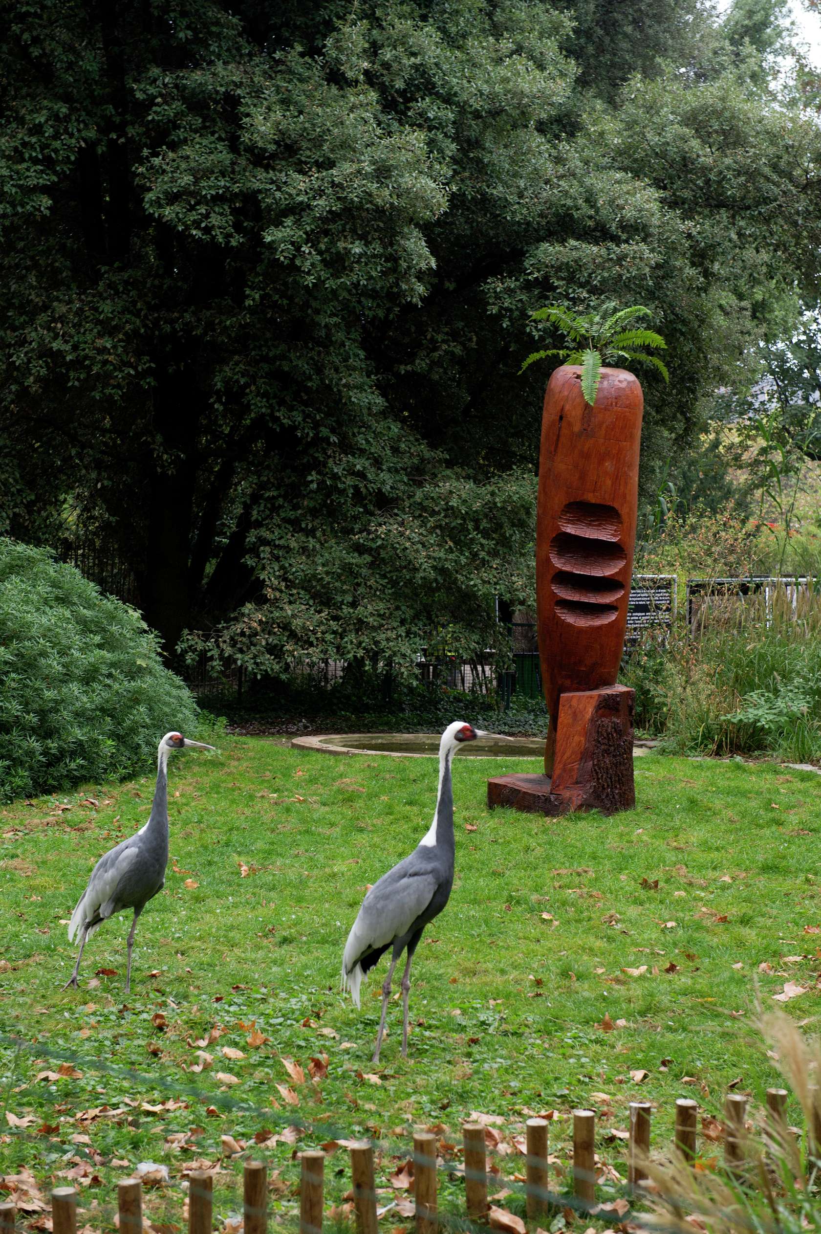 Laurent Le Deunff, Monument à la promesse tenue, 2011 Chêne et fougère320 × 100 × 100 cm / 126  × 39 3/8 × 39 3/8 in.