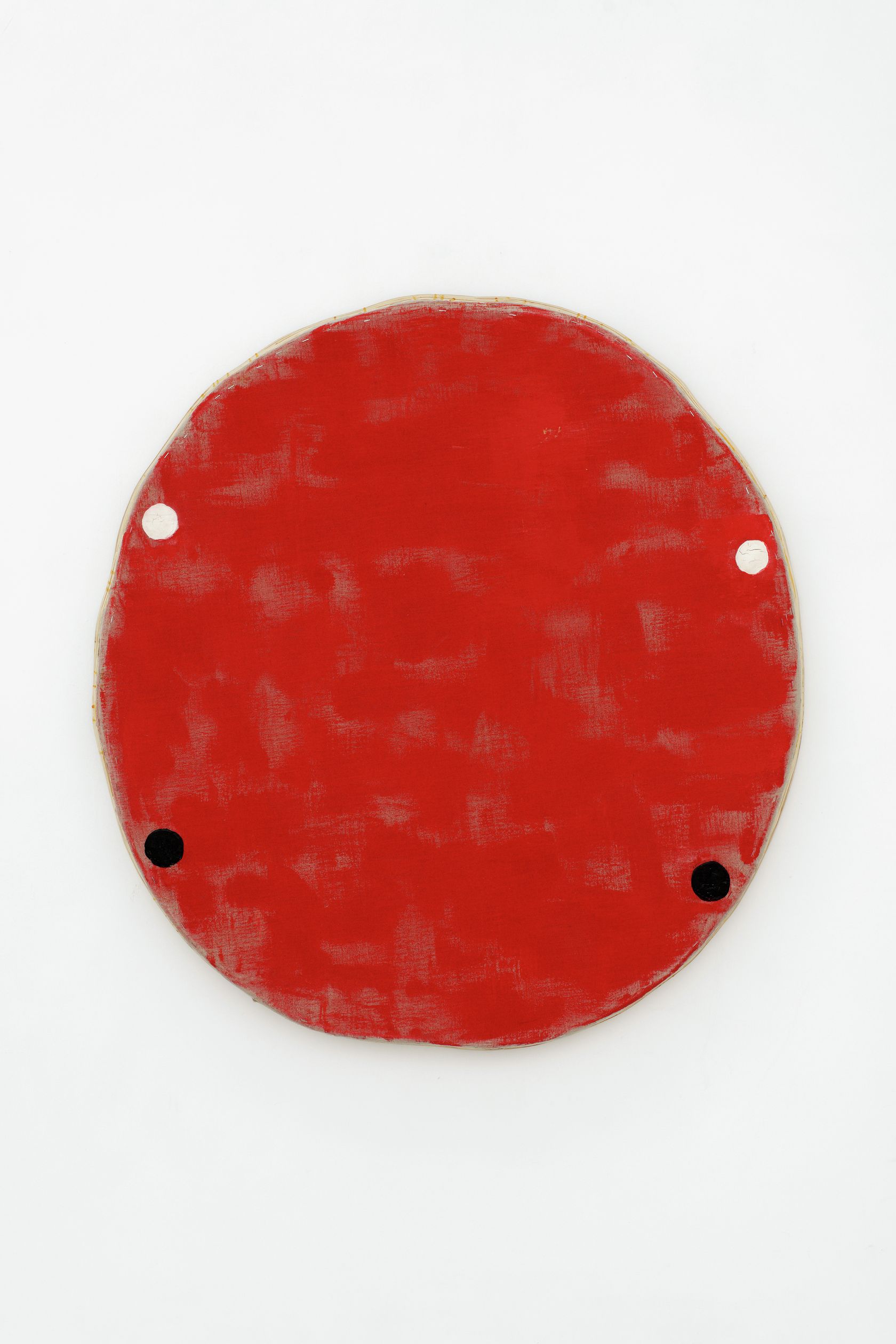 Otis Jones, Red Circle with Two White and Two Black Circles, 2019 Acrylique sur toile sur panneau de bois122 × 112 × 10 cm / 48 × 44 × 3 7/8 in.
