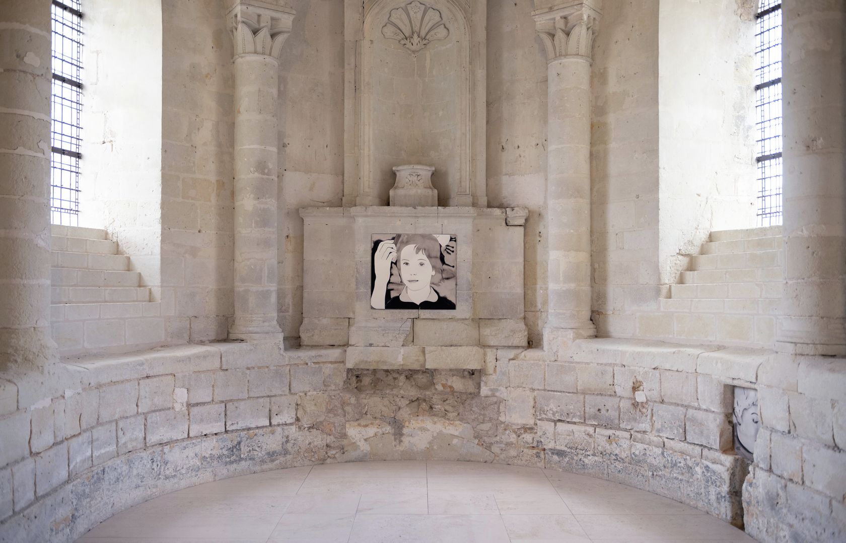 Françoise Pétrovitch Étendu Abbaye Royale de Fontevraud, Fontevraud-l'Abbaye (FR) 3 juin  &mdash; 18 septembre 2022